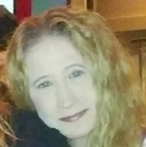 Meet your Posher, Debbie - Picture 2 of 2